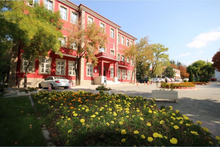 Ankara Üniversitesi 936 Yataklı Tıp Fakültesi Kadın Doğum Kliniği
